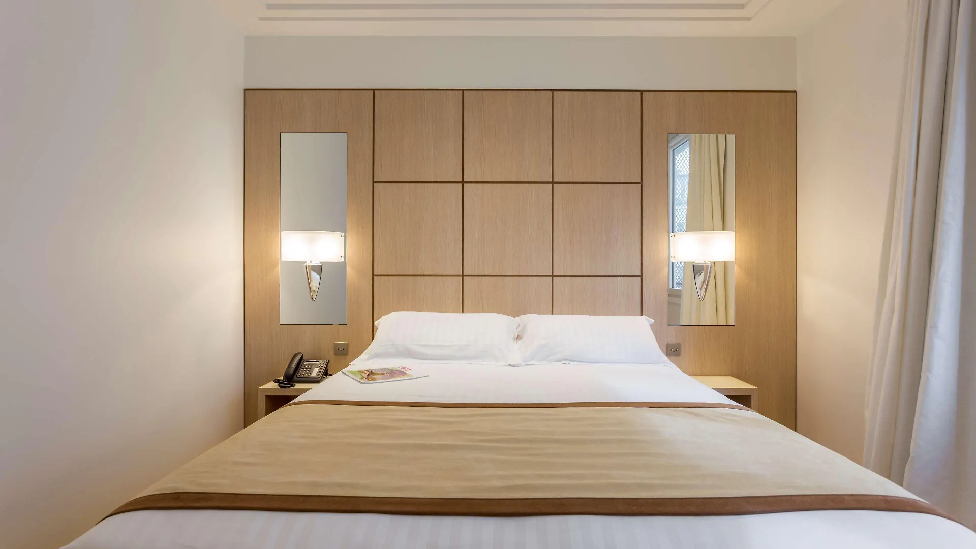 Hotel De Castiglione 4*